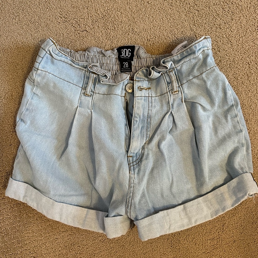 Urban outfitters BDG light wash paper bag waist 80s shorts size 28